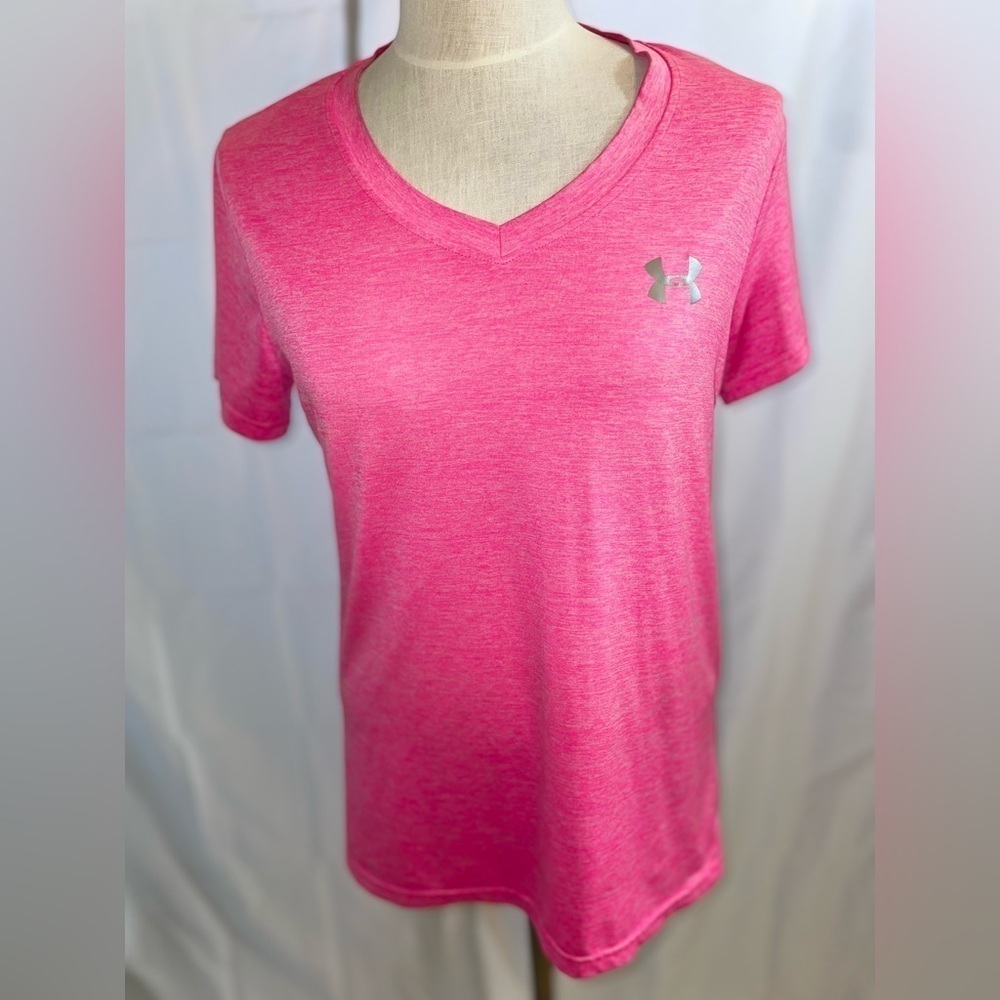 Under Armour Women's Pink V-Neck Top size M